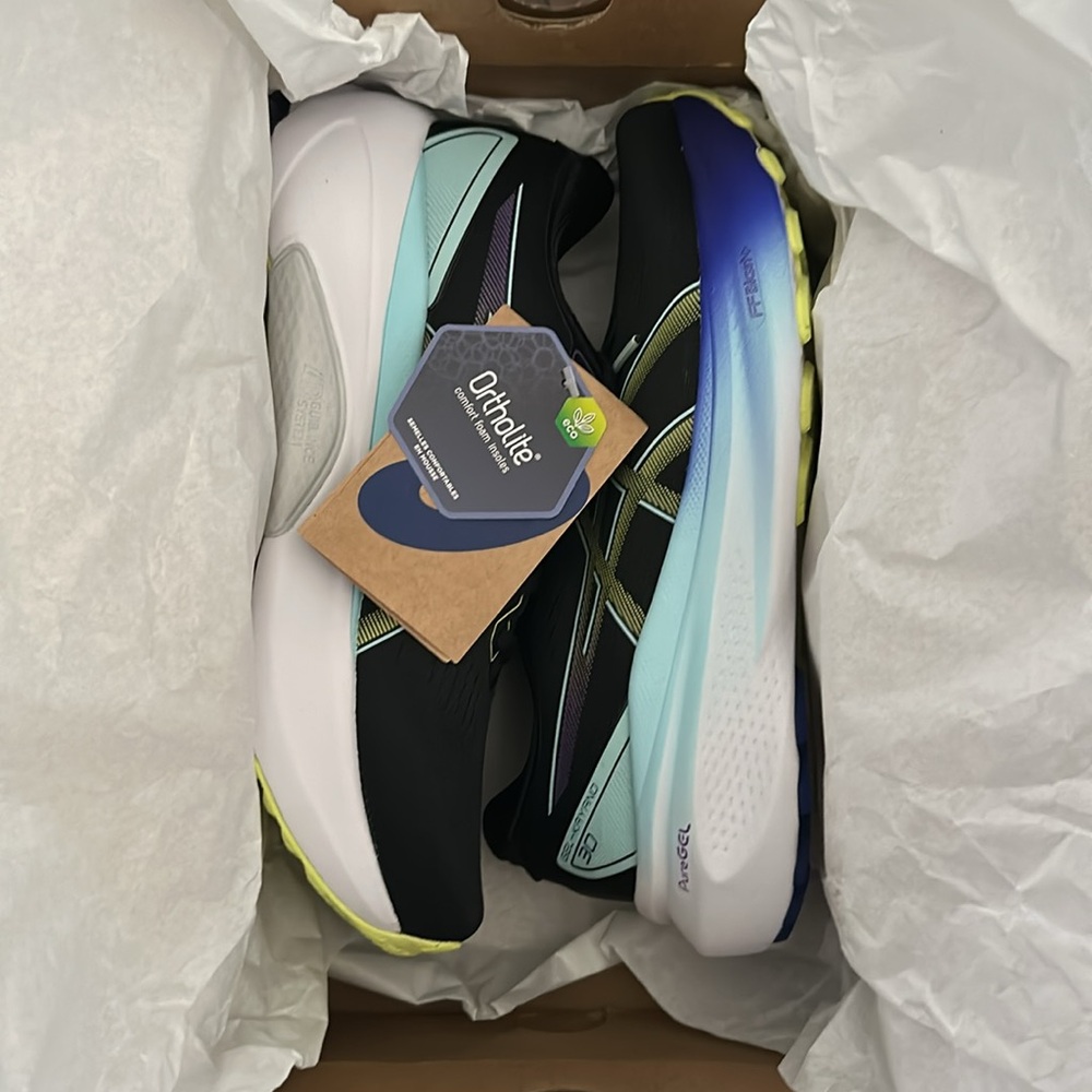 Brand new still in box with tags ASICS gel-Kayano